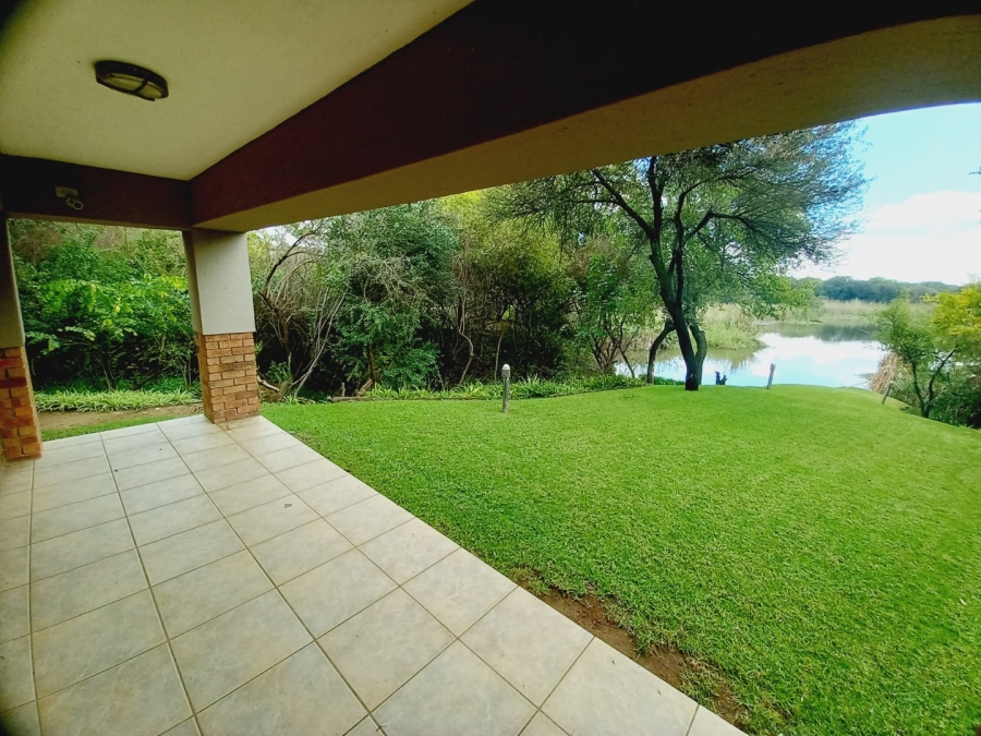 4 Bedroom Property for Sale in Boschenvaal River Front Lodges Free State